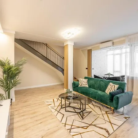 Stylish Duplex Penthouse In By Cavaland Apartman *