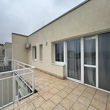 Stylish Duplex Penthouse In By Cavaland דירה בודפשט