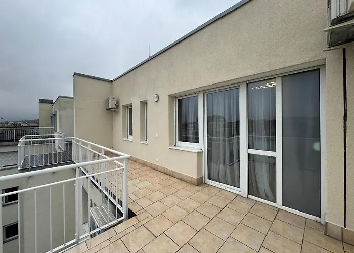 Stylish Duplex Penthouse In By Cavaland Apartament Budapesta